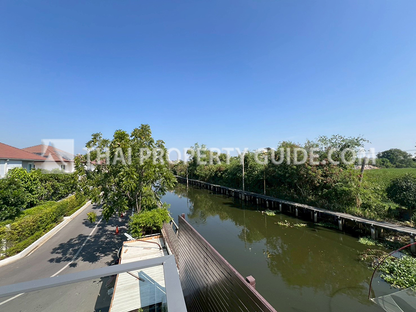 House with Shared Pool in Sukhumvit 