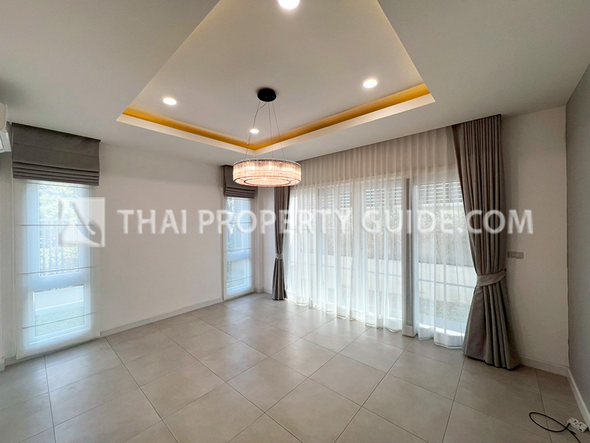 House with Shared Pool in Sukhumvit 