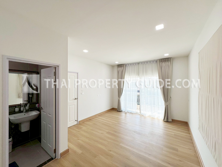 House with Shared Pool in Sukhumvit 