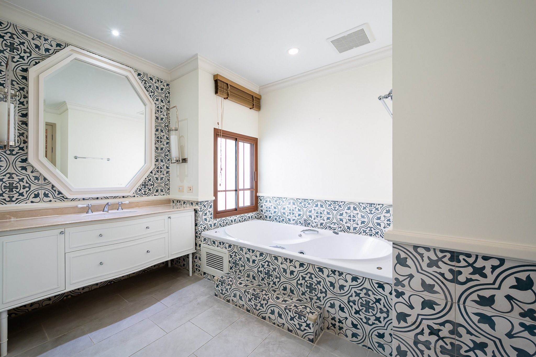 House with Shared Pool in Sukhumvit 