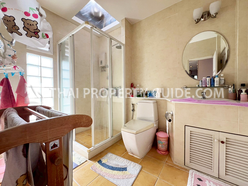 House with Shared Pool in Sukhumvit 