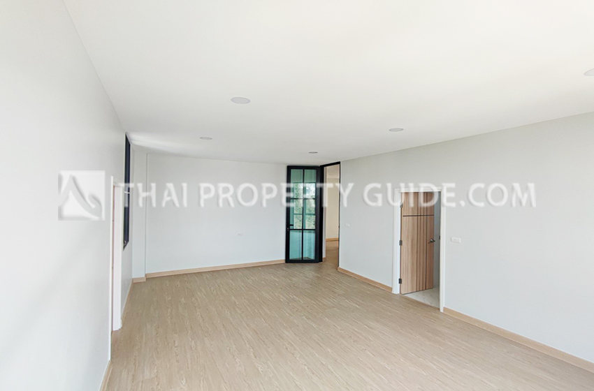 Office For Rent in Ramkhamhaeng 