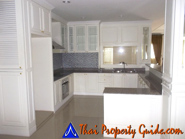 Penthouse in Bangnatrad