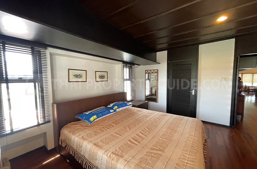 Penthouse in Phaholyothin 