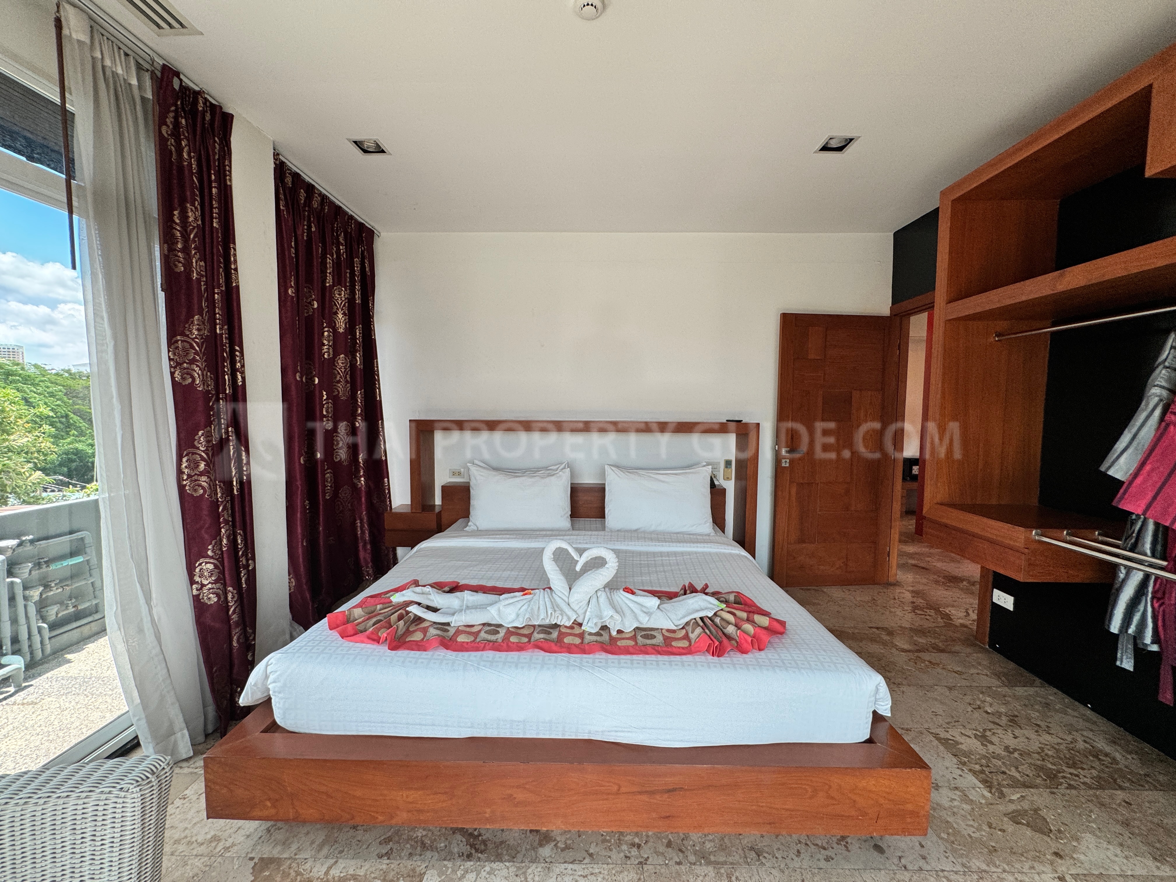 Penthouse in Phaholyothin 