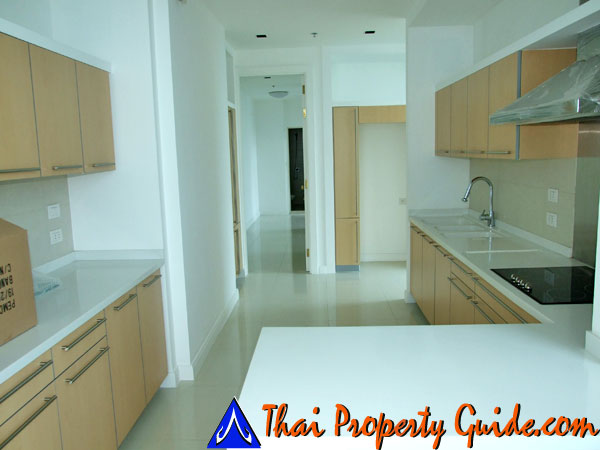 Penthouse in Ploenchit : Athenee Residence 