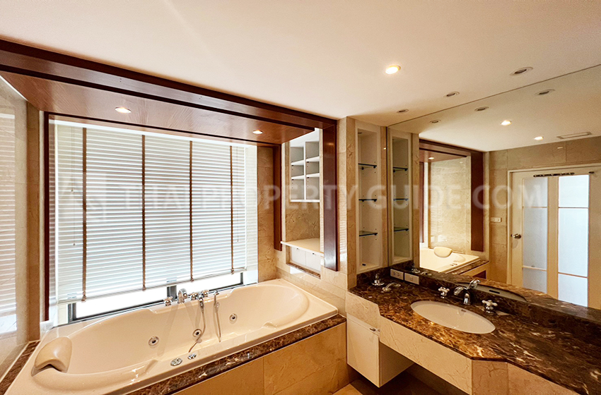 Penthouse in Ploenchit 