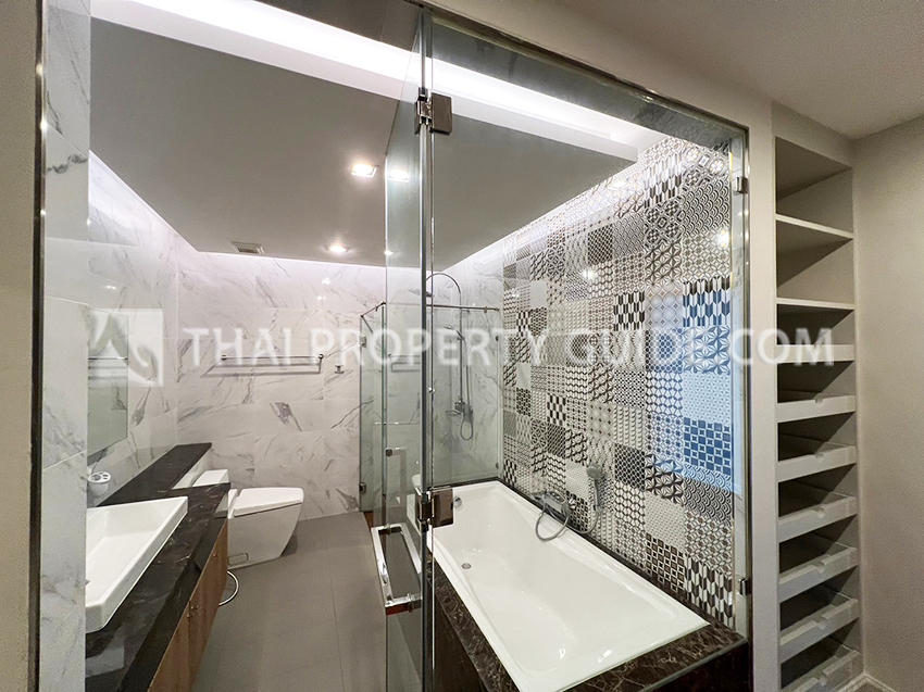 Penthouse in Srinakarin 