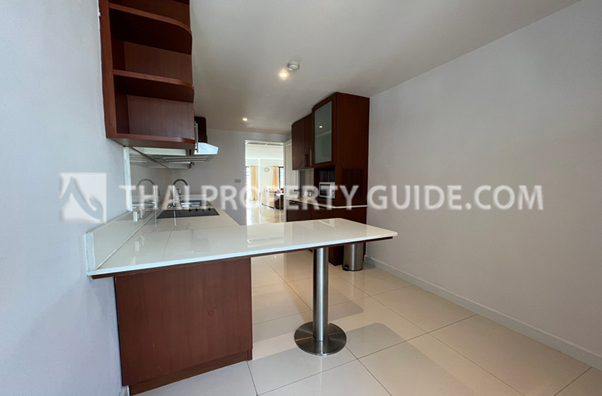 Service Apartment in Bangnatrad 