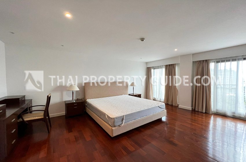 Service Apartment in Bangnatrad 