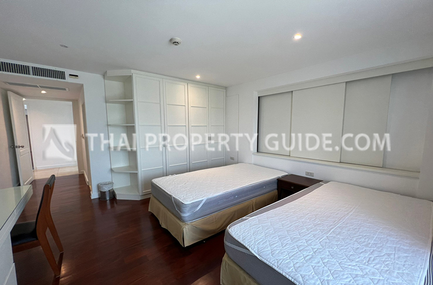 Service Apartment in Bangnatrad 