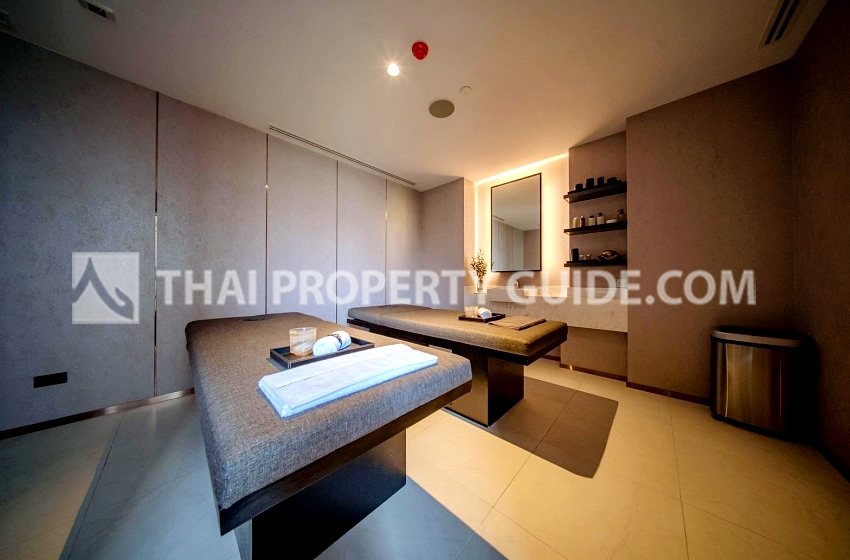Service Apartment in New Petchburi 