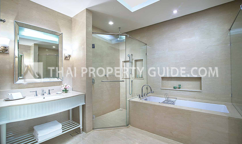 Service Apartment in Ploenchit 