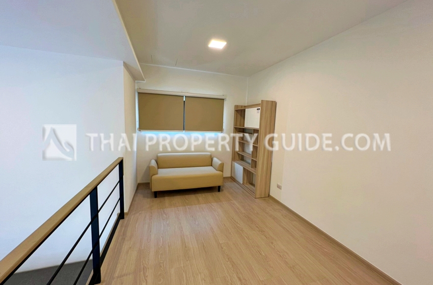Townhouse in Bangnatrad 