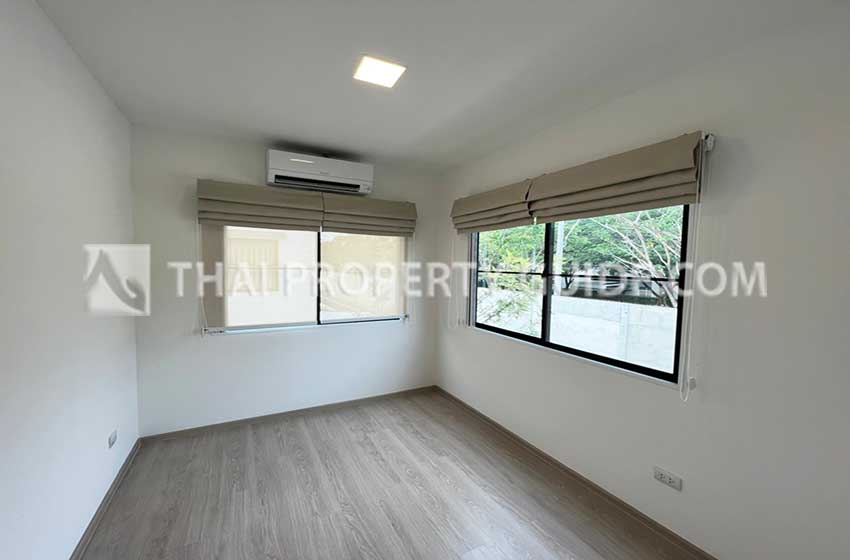 Townhouse in Bangnatrad 