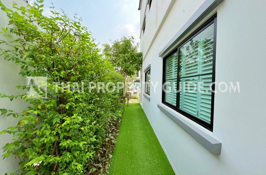 Townhouse in Bangnatrad 