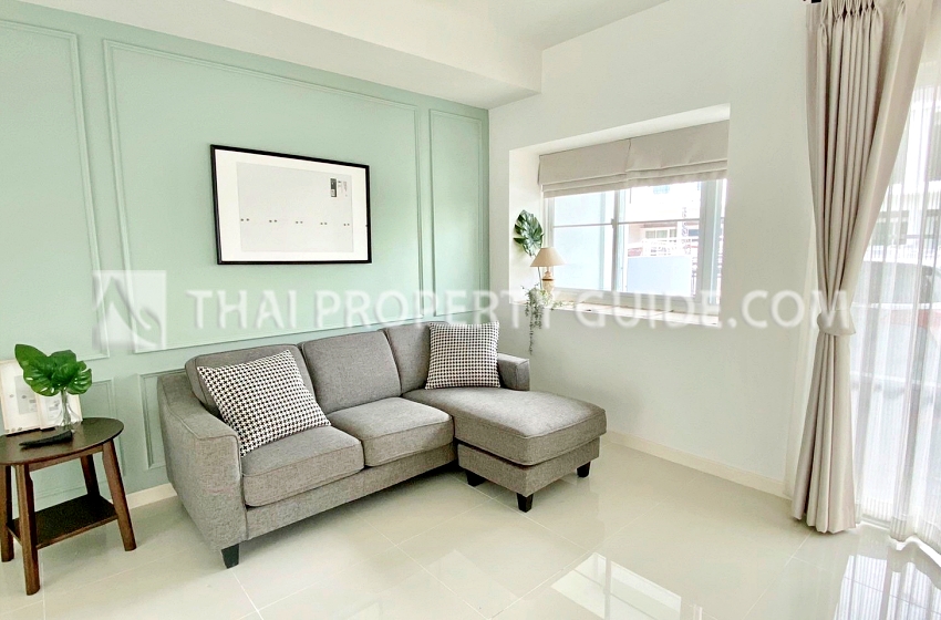 Townhouse in Bangnatrad 