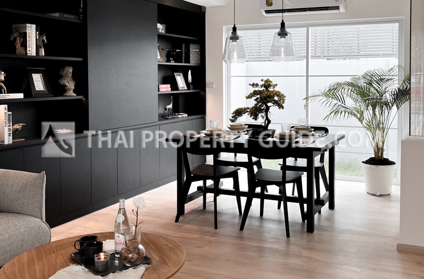 Townhouse in Bangnatrad 