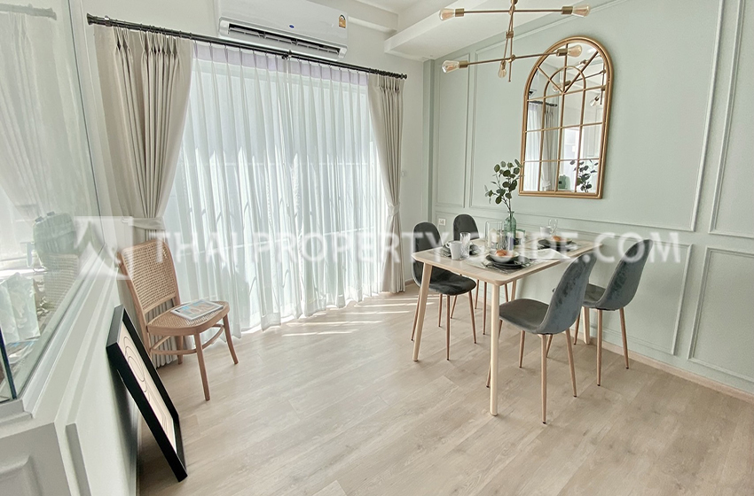 Townhouse in Bangnatrad 