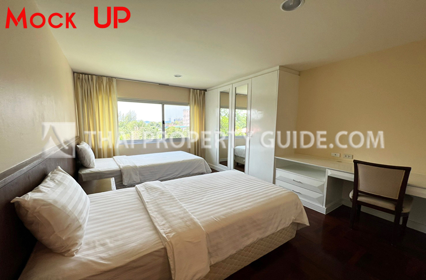Townhouse in Chaengwattana (near Nichada Thani) 