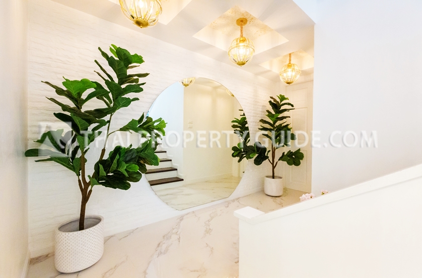 Townhouse in Lat Phrao 