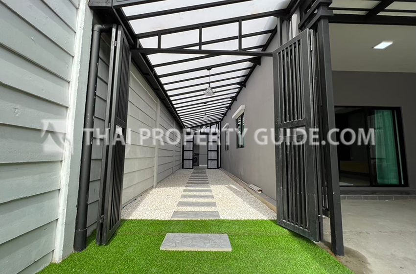 Townhouse in Lat Phrao 