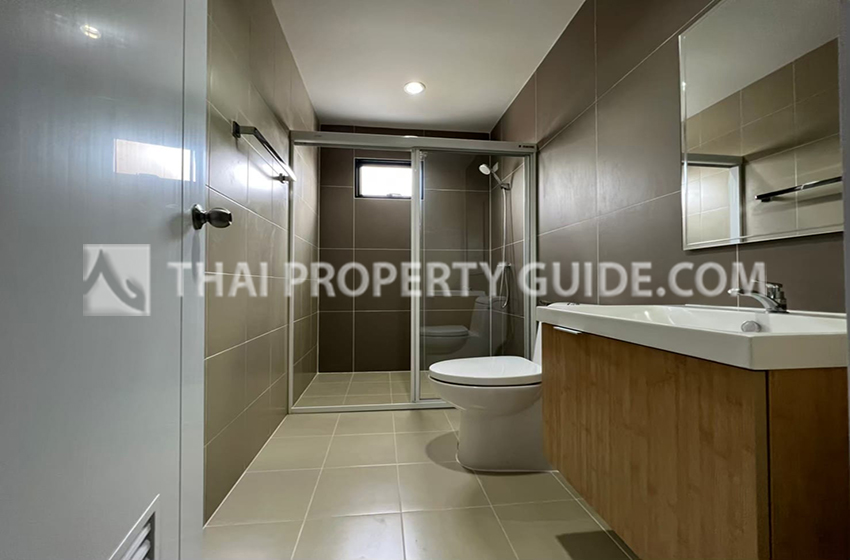 Townhouse in Lat Phrao 