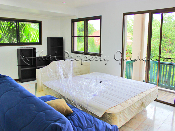 Townhouse in Nichada Thani 