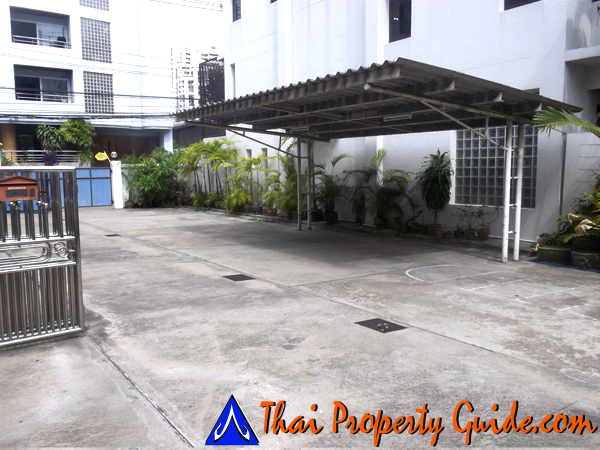 Townhouse in Ploenchit 