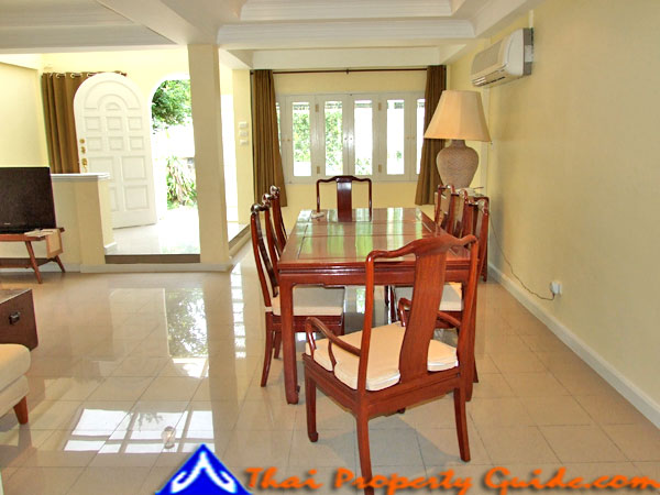 Townhouse in Ploenchit 