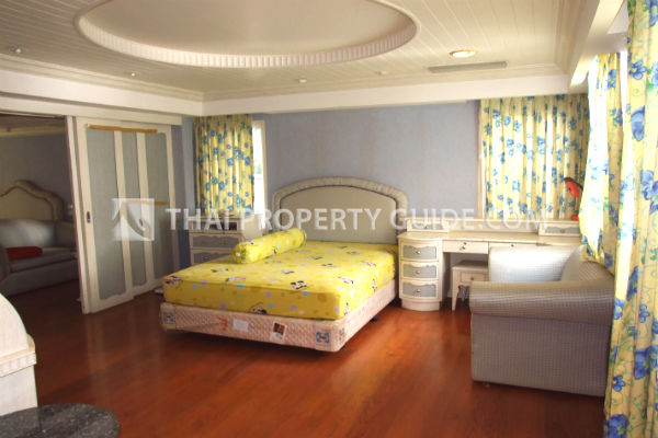 Townhouse in Ploenchit 