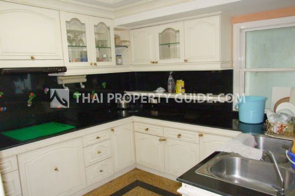 Townhouse in Ploenchit 