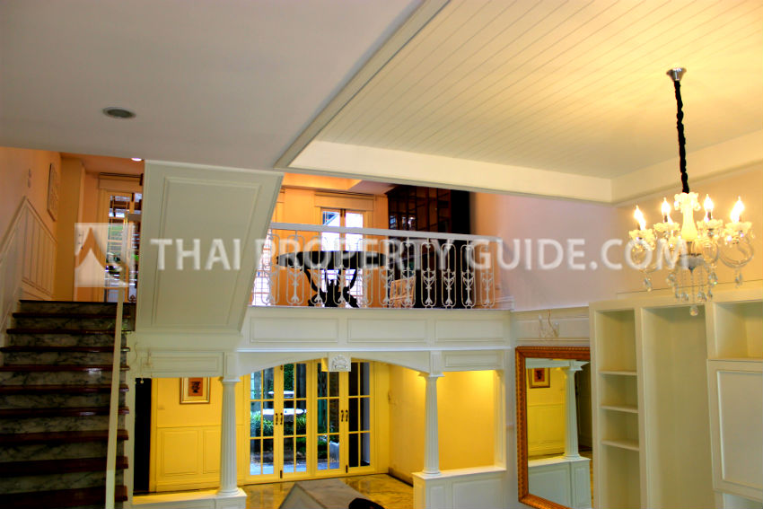 Townhouse in Ploenchit