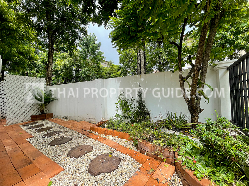 Townhouse in Rama 3 