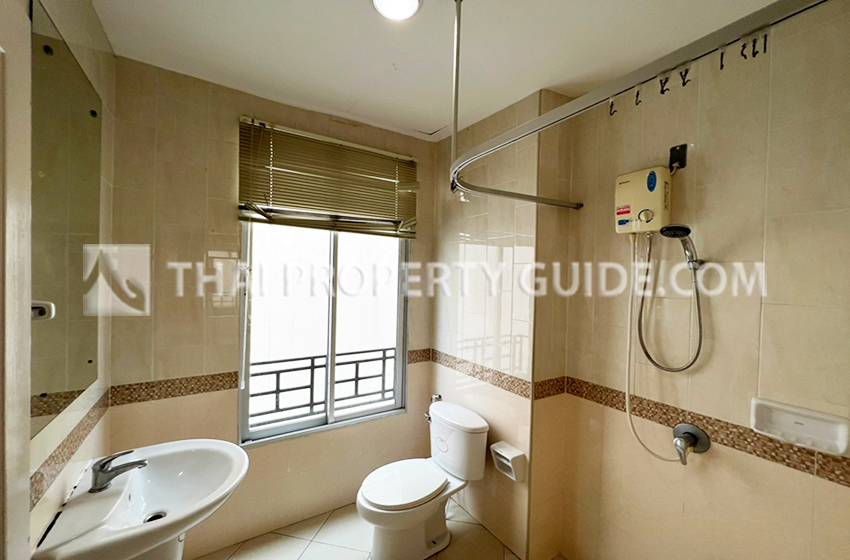 Townhouse in Rama​ 9​ -​ Ramintra 