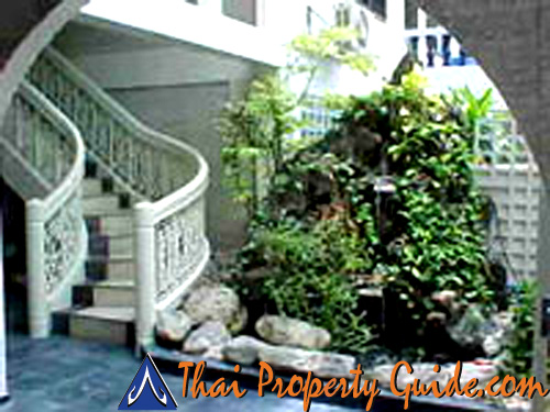 Townhouse in Sathorn 