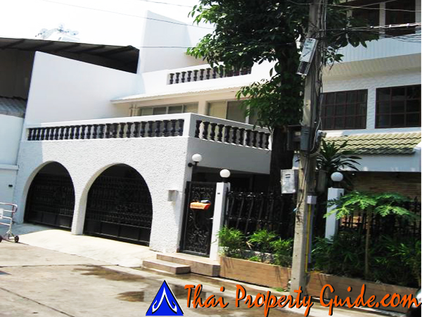 Townhouse in Sathorn 