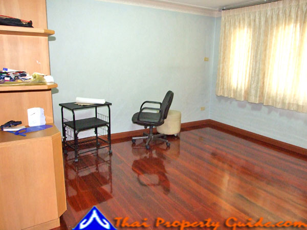 Townhouse in Sukhumvit 