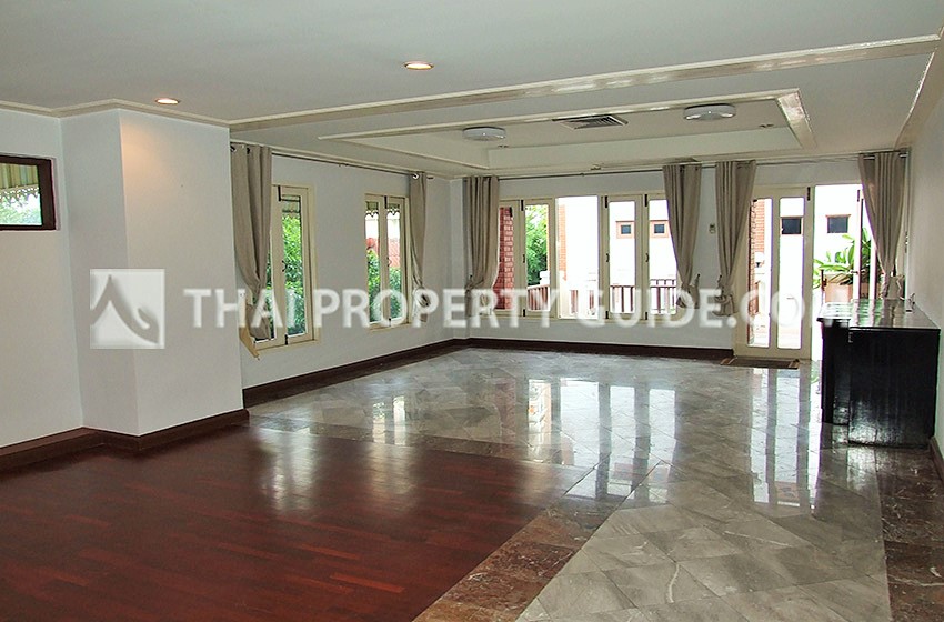 Townhouse in Sukhumvit 