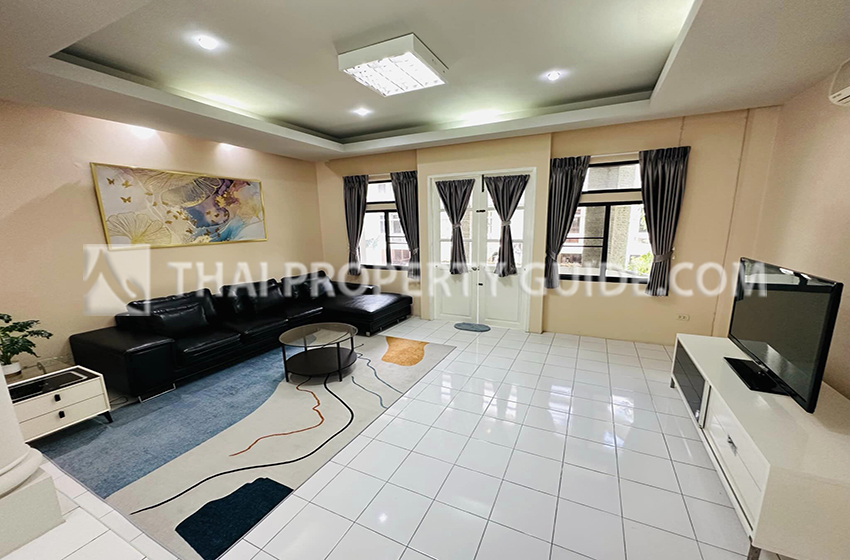 Townhouse in Sukhumvit 