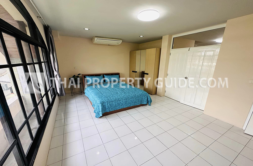 Townhouse in Sukhumvit 
