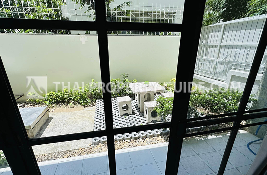 Townhouse in Sukhumvit 