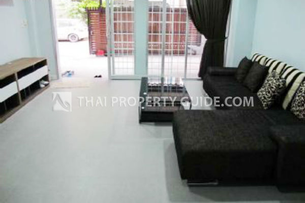 Townhouse in Sukhumvit