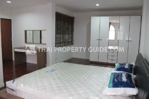Townhouse in Sukhumvit 