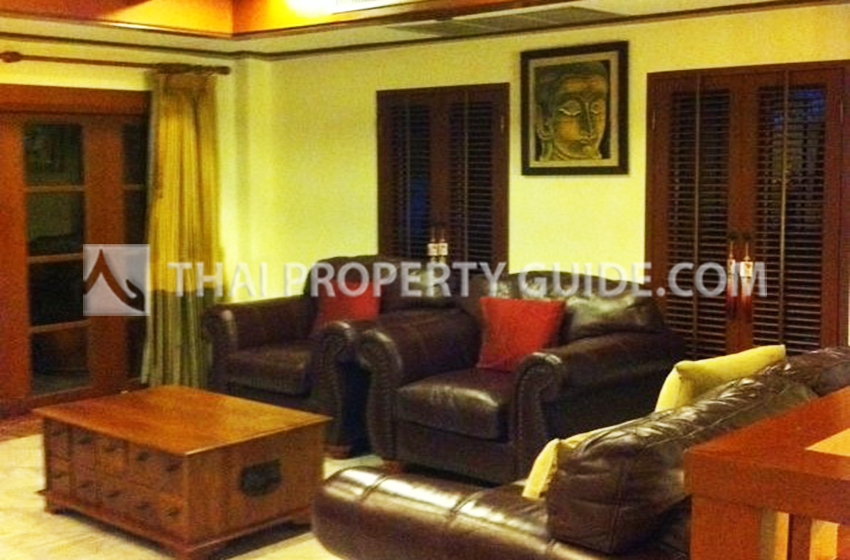 Townhouse in Sukhumvit 