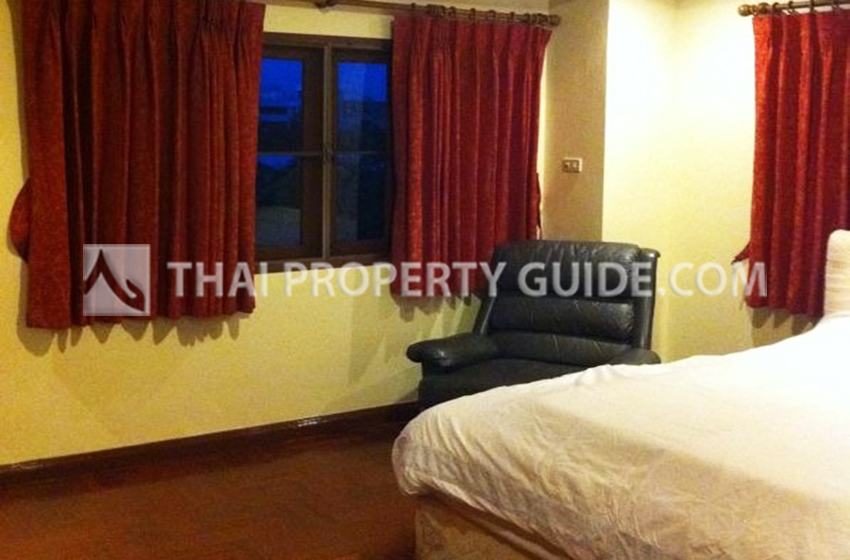 Townhouse in Sukhumvit 