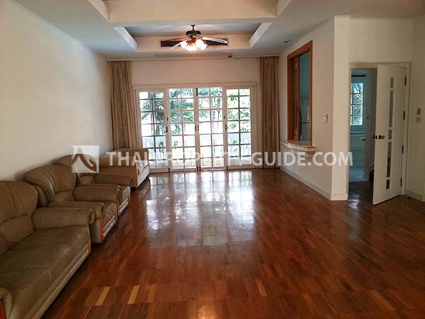 Townhouse in Sukhumvit 