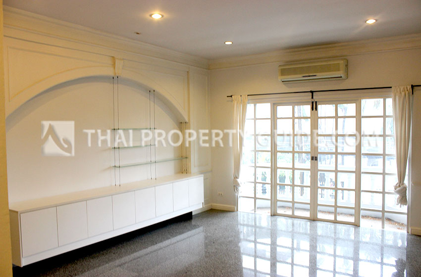 Townhouse in Sukhumvit 