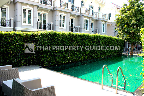 Townhouse in Sukhumvit 