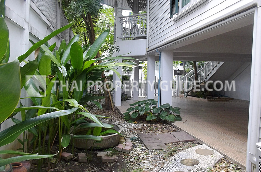 Townhouse in Sukhumvit 